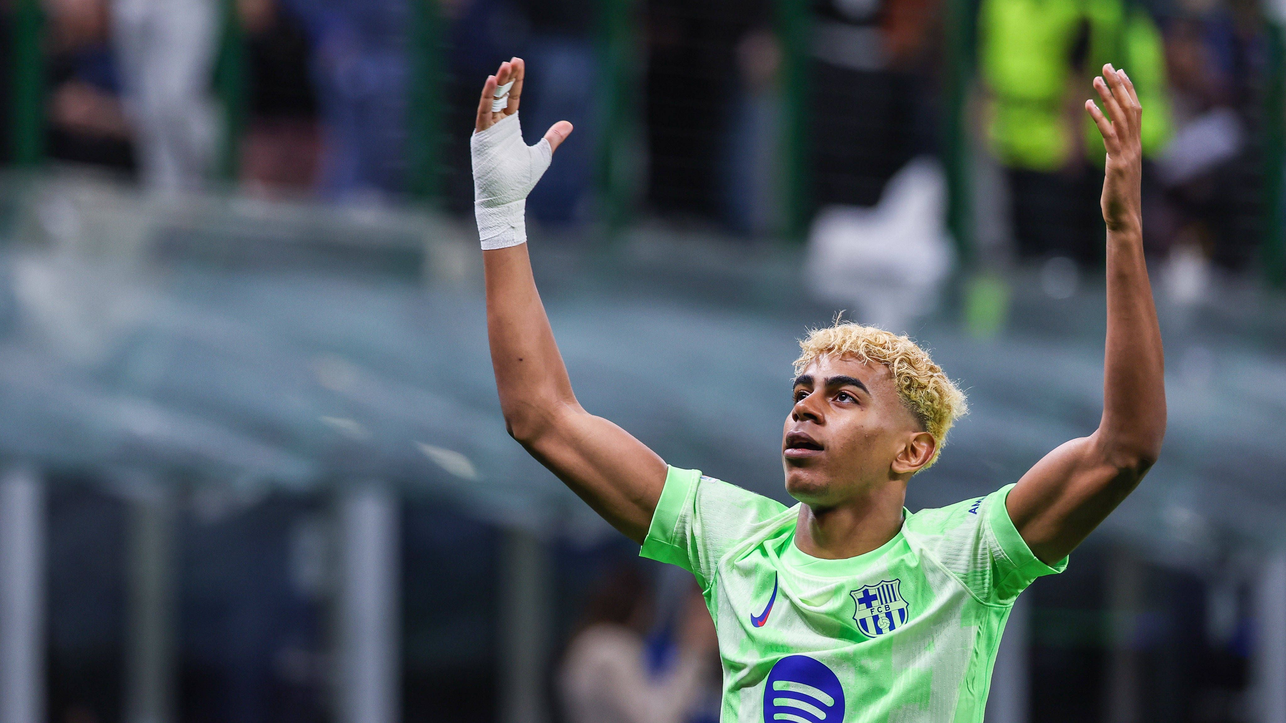 <strong>2. Platz: Lamine Yamal (FC Barcelona)</strong><br>• Alter: 17 Jahre, zwei Monate und sechs Tage<br>• Datum: 19. September 2024 gegen AS Monaco (1:2)<br>• Aktueller Klub: FC Barcelona