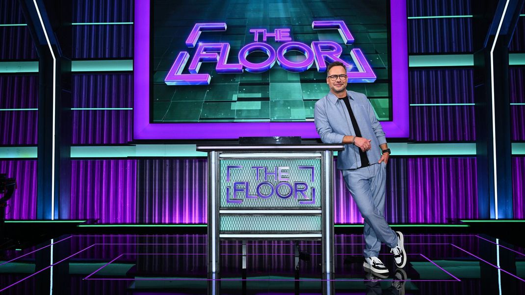 Matthias Opdenhövel moderiert die neue Strategie-Quizshow "The Floor" im Jahr 2024 in SAT.1 