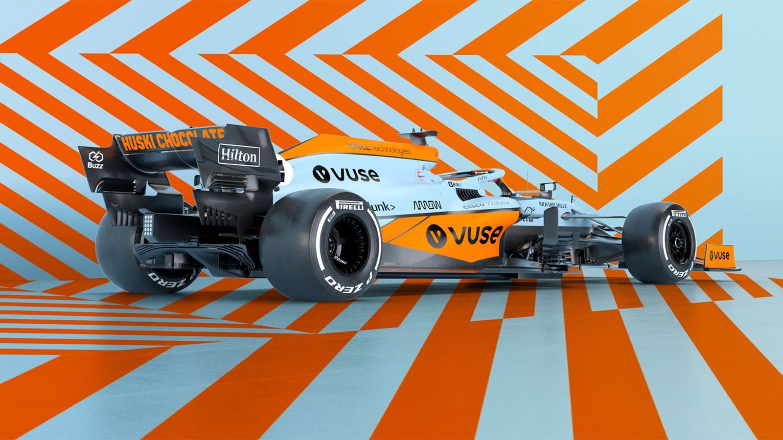 
                <strong>McLaren in Monaco in kultigem Retro-Look</strong><br>
                Besondere Rennen erfordern besondere Maßnahmen: Für den Klassiker in Monaco wirft sich McLaren deshalb in Schale. Das Traditionsteam fährt mit der Retro-Lackierung in den Farben Blau und Orange. Das Design der Erdöl-Marke Gulf genießt schon lange Kultstatus im Motorsport, der Look soll eine "Hommage an den gefeierten Rennwagen-Look von Gulf sein", sagte McLaren-CEO Zak Brown. "Wir sind große Fans von mutigen und kühnen Designs, und das markante Gulf-Blau gehört zu den beliebtesten Farben im Rennsport, ein gefeiertes Stück Kultur, das über die Welt des Motorsports hinausgeht." Lando Norris jubelt über seinen Dienstwagen für das berühmte Stadtrennen. "Ich glaube, man kann sagen, dass es mit Abstand das schönste Auto seit langem im Feld ist. Ich habe Zak gesagt, dass es sogar besser aussieht als unsere aktuelle Lackierung. Aber davon schien er nicht so überzeugt", so Norris. In der Tat soll die Sonderlackierung eine einmalige Sache sein. "Aber ich bin auf die Reaktionen der Fans gespannt. In Monaco werden wir sicherlich der Star sein", sagte Brown.
              