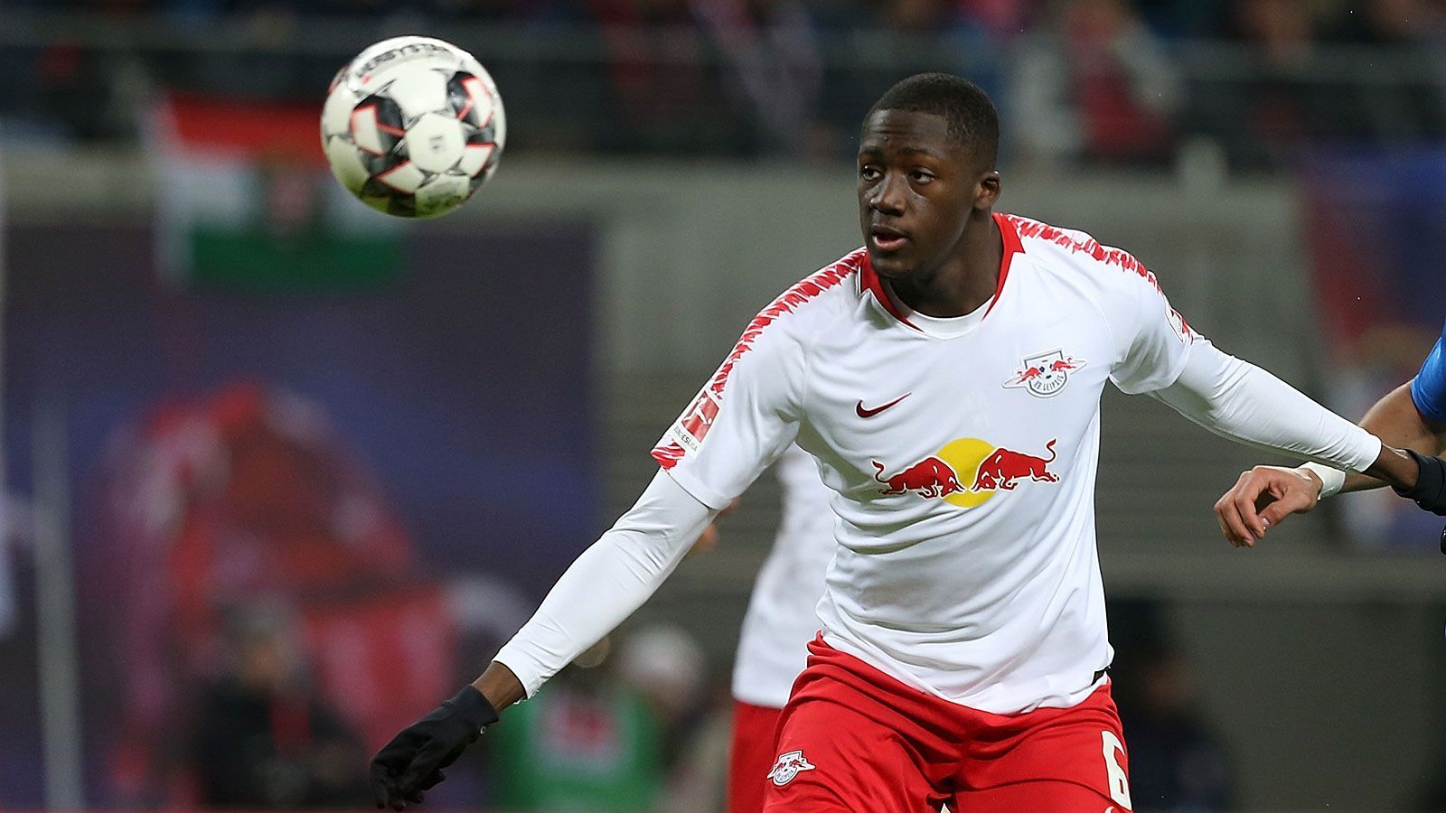 
                <strong>Platz 11: Ibrahima Konate (RB Leipzig)</strong><br>
                Marktwert laut CIES: 40 Millionen EuroNationalität: FranzoseAblösesumme gekostet: keineVertragsende: 30. Juni 2023Geburtsdatum: 25. Mai 1999Position: InnenverteidigerA-Länderspiele: noch keine
              