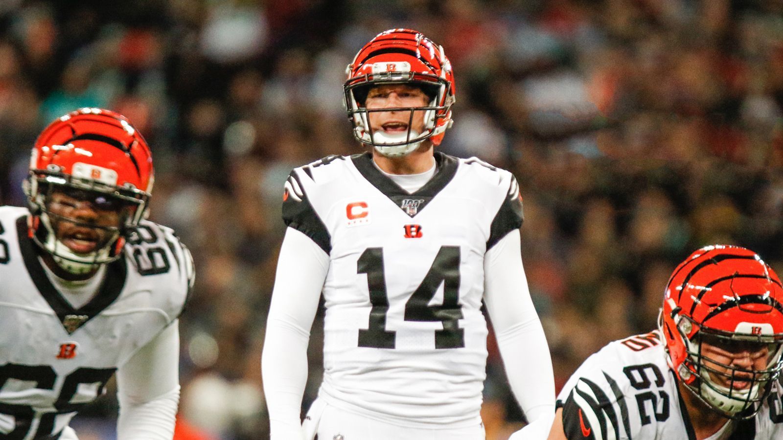 
                <strong>Los Angeles Chargers</strong><br>
                Beim Draft haben die Chargers den vermeintlichen Mann der Zukunft geholt. Doch will man nach einer schwachen Saison mit nur fünf Siegen zurückschlagen, braucht es möglicherweise mehr als Rookie Justin Herbert und Backup Tyrod Taylor. Dalton kann beides: Siege holen und Herbert pushen.
              