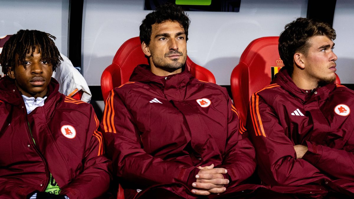 BRUSSELS, BELGIUM - NOVEMBER 7: Mats Hummels of AS Roma looks on prior to the UEFA Europa League 2024 25 League Phase MD4 match between R. Union Saint-Gilloise and AS Roma at King Baudouin Stadium ...