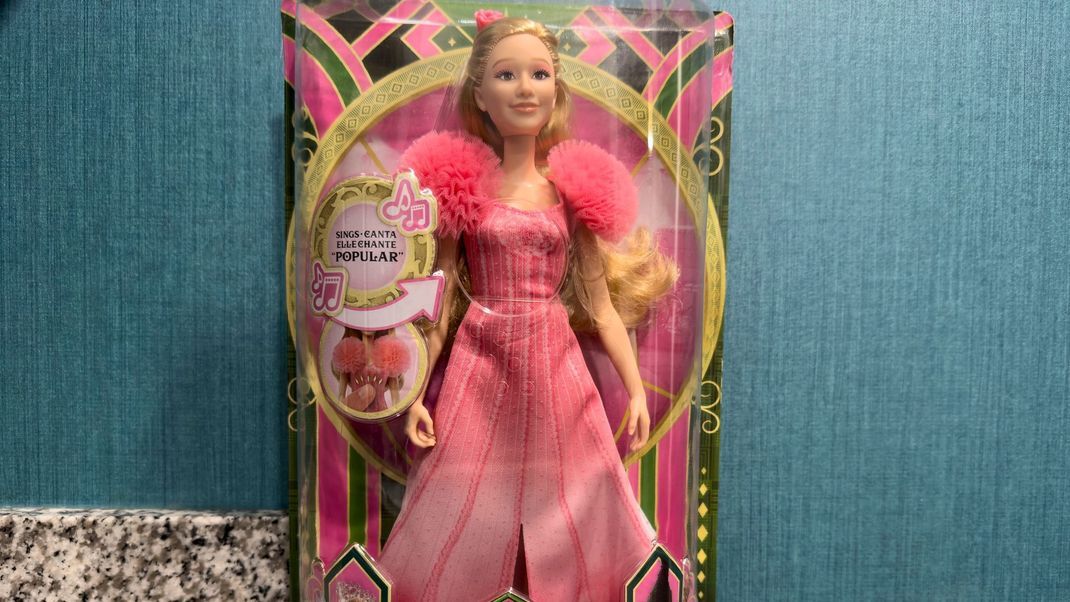 Dem Spielzeugriesen Mattel ist ein peinlicher Fehler auf der Verpackung einer Puppe unterlaufen.