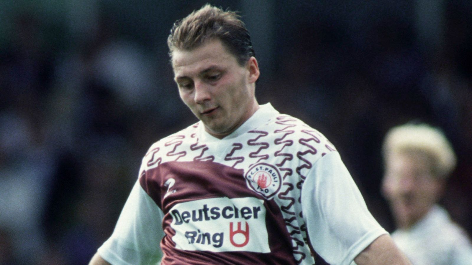 
                <strong>Platz 6: Dirk Zander (St. Pauli)</strong><br>
                Ebenfalls 12 Sekunden braucht Dirk Zander bei seinem Tor am 12. April 1991 gegen den Karlsruher SC.
              