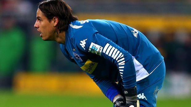 
                <strong>Yann Sommer</strong><br>
                Yann Sommer: Ein durchwachsener Abend für den Schweizer Nationaltorhüter. Rettete auf der einen Seite einmal stark gegen BVB-Torjäger Pierre-Emerick Aubameyang, auf der anderen Seite leistete er sich beim Spielaufbau den einen oder anderen Lapsus – der einmal sogar fast zu einem Gegentreffer führte. Bei allen drei Gegentoren machtlos. ran-Note: 4
              