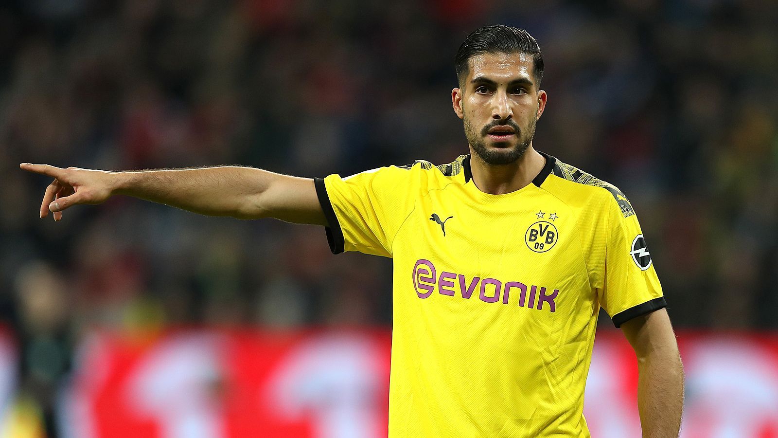 
                <strong>Emre Can</strong><br>
                Weil er im Training einen guten Eindruck auf Favre machte, darf Neuzugang Can in seinem zweiten Spiel von Beginn an ran. Seine Kämpfermentalität tut dem BVB gut. Can ist der Dreh- und Angelpunkt, stets aggressiv und mit einem guten Auge. In der 34. Minute krönt er sein Startelfdebüt mit einem 31-Meter-Traumtor aus der zweiten Reihe zur zwischenzeitlichen 2:1-Führung. Boom - die BVB-Debütanten schlagen weiterhin ein. Doch seine gute Leistung wird leider vom Ergebnis überschattet. Dennoch: An Can liegt es nicht. Wird in der 87. Minute für Götze ausgewechselt. ran-Note: 2
              