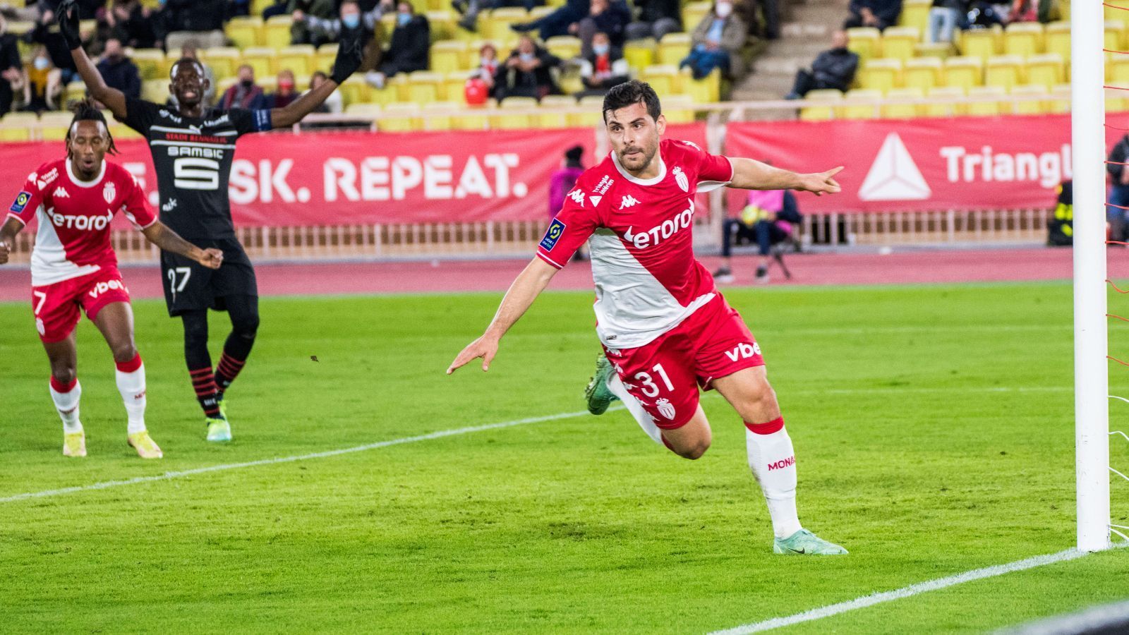 
                <strong>Kevin Volland (AS Monaco)</strong><br>
                Auch Kevin Volland konnte zunächst nicht an seine Leistungen aus der Vorsaison anknüpfen. Nach der EM hatte Volland einen Durchhänger, bis Ende September musste er auf seinen ersten Liga-Treffer warten. Bei der AS Monaco läuft es allerdings alles andere als rund, zuletzt wurde Niko Kovac entlassen. Immerhin: In seinen letzten fünf Ligaspielen gelangen Volland zwei Tore und vier Vorlagen - ein sehr guter Wert. Insgesamt ist es mit 8 Treffern und genau so vielen Vorlagen in 28 Partien eine solide Halbserie für den Ex-Löwen.
              