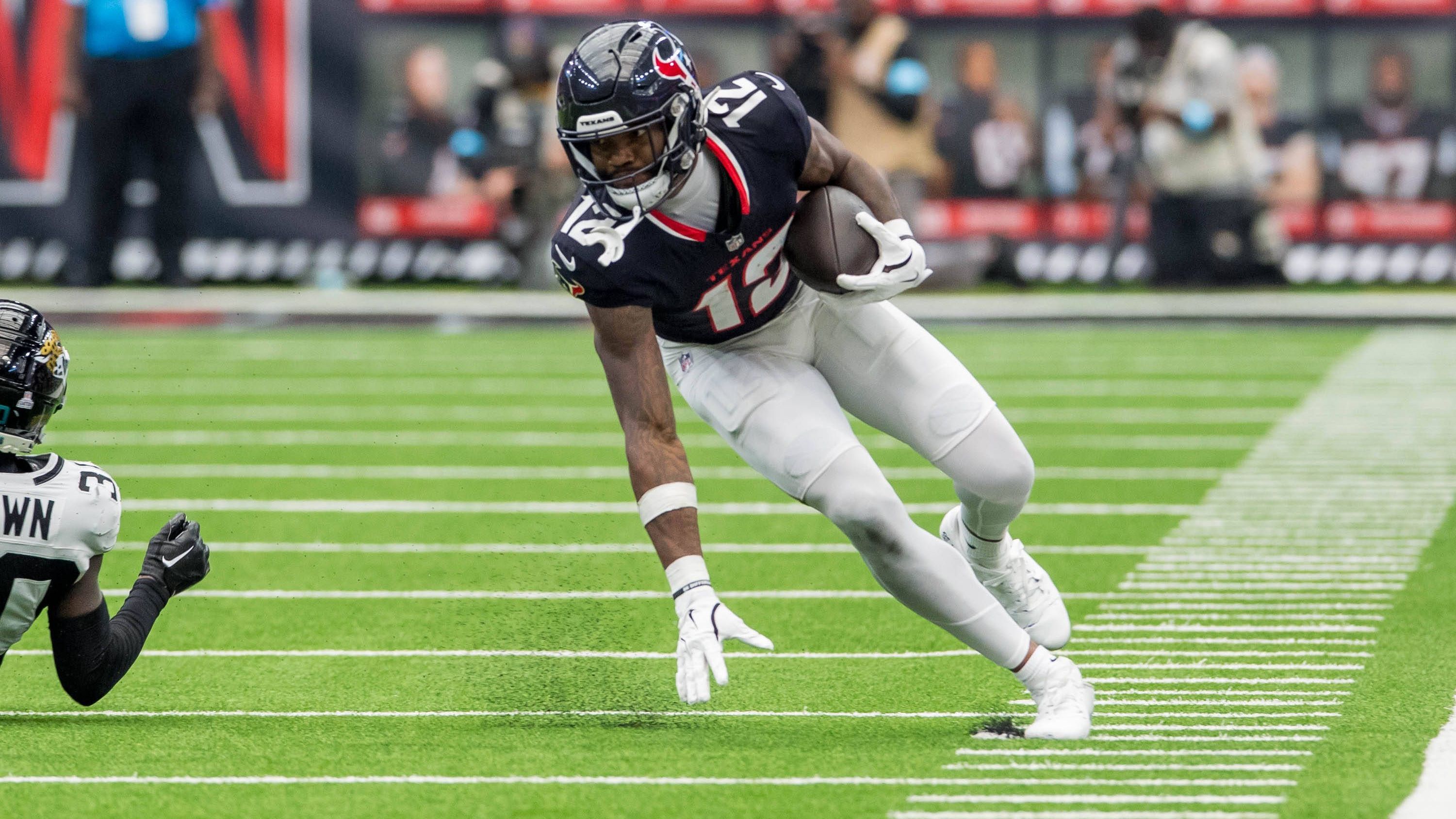 <strong>Nico Collins (Houston Texans)</strong><br>Bittere Nachricht für alle Fans der Houston Texans: Wide Receiver Nico Collins ist von den Texanern aufgrund einer Oberschenkelverletzung auf die Injured-Reserve-Liste gesetzt worden. Damit fällt der 25-Jährige mindestens die kommenden vier Spiele aus. Collins hatte sich die Blessur am Sonntag gegen die Buffalo Bills zugezogen. In den ersten Wochen der Saison hatte er sich als klarer Nummer-1-Receiver bei Houston etabliert.