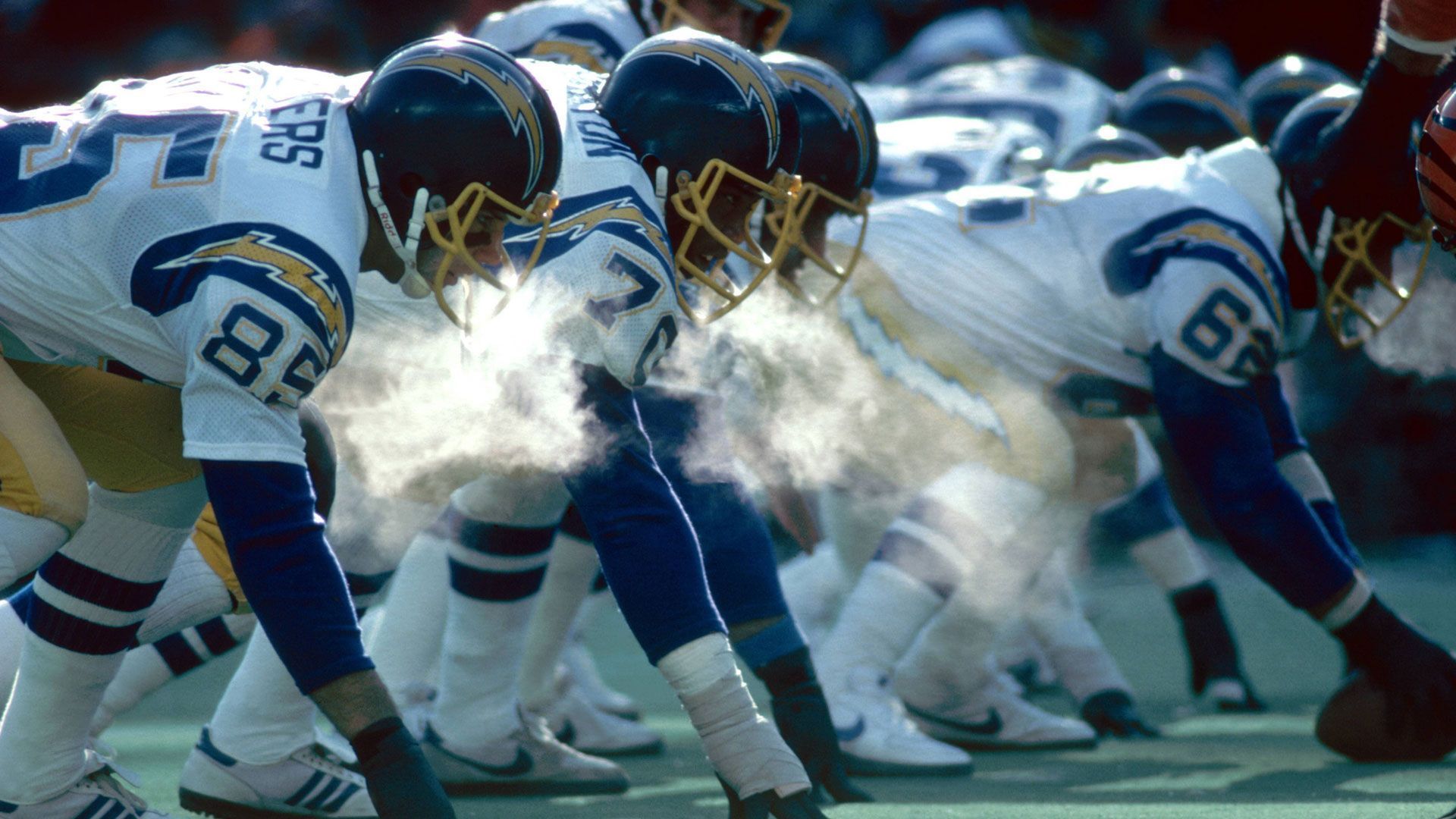 <strong>Platz 2: San Diego Chargers at Cincinnati Bengals</strong><br>
                Im AFC Championship Game 1982 staunten die Gäste aus dem warmen Kalifornien nicht schlecht. -9 Grad Fahrenheit, also knapp -23 Grad Celsius betrug die gemessene Temperatur im Riverfront Stadium. Gefühlt war es mit -51 Grad Celsius noch nie kälter in einem NFL-Stadion.
