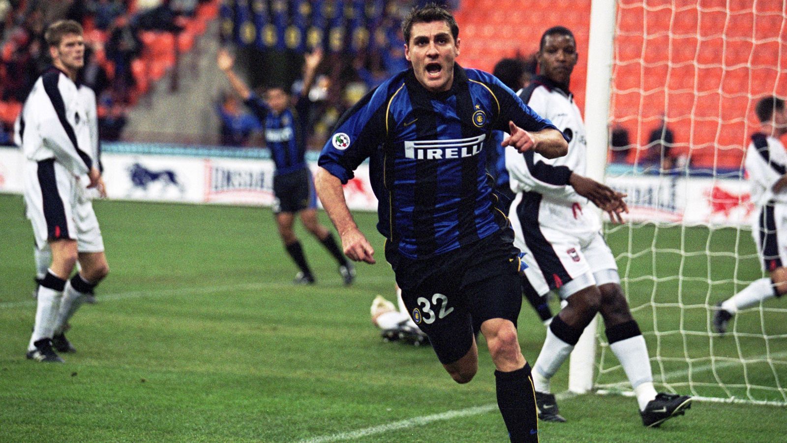 
                <strong>Platz 2 - Christian Vieri (Position: Mittelstürmer)</strong><br>
                Ablösesumme: 46,48 Millionen EuroVerpflichtet von: Lazio RomZeitpunkt des Wechsels: Sommer 1999Alter zum Zeitpunkt des Wechsels: 25 Jahre
              