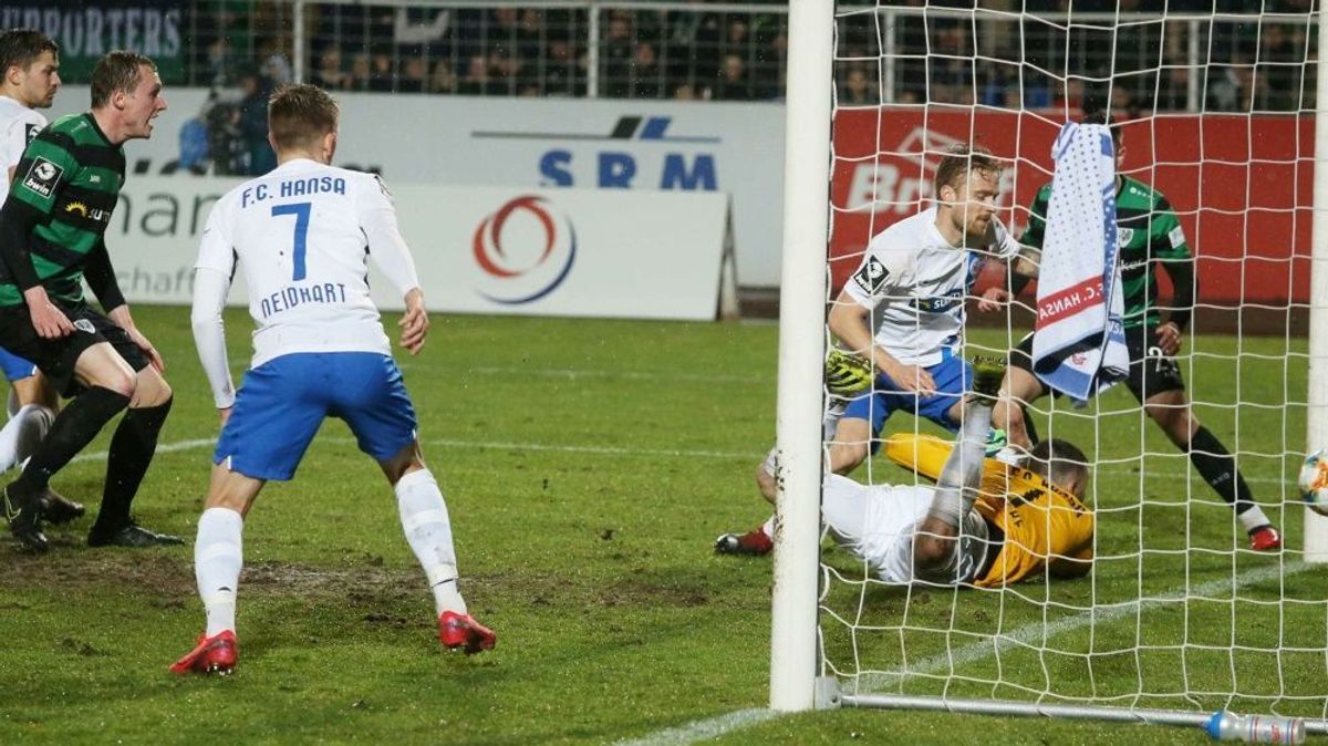 Hansa Rostock verlor durch ein Eigentor von Nils Butzen