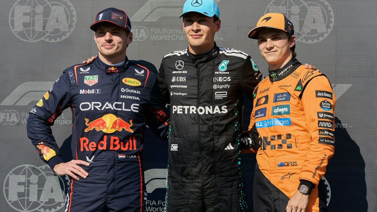 George Russell und Max Verstappen stehen in Reihe eins