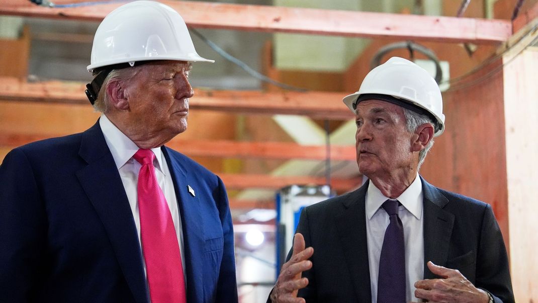 Donald Trump erhöht den Druck auf Fed-Chef Jerome Powell und will mehr Einfluss auf die US-Geldpolitik gewinnen.