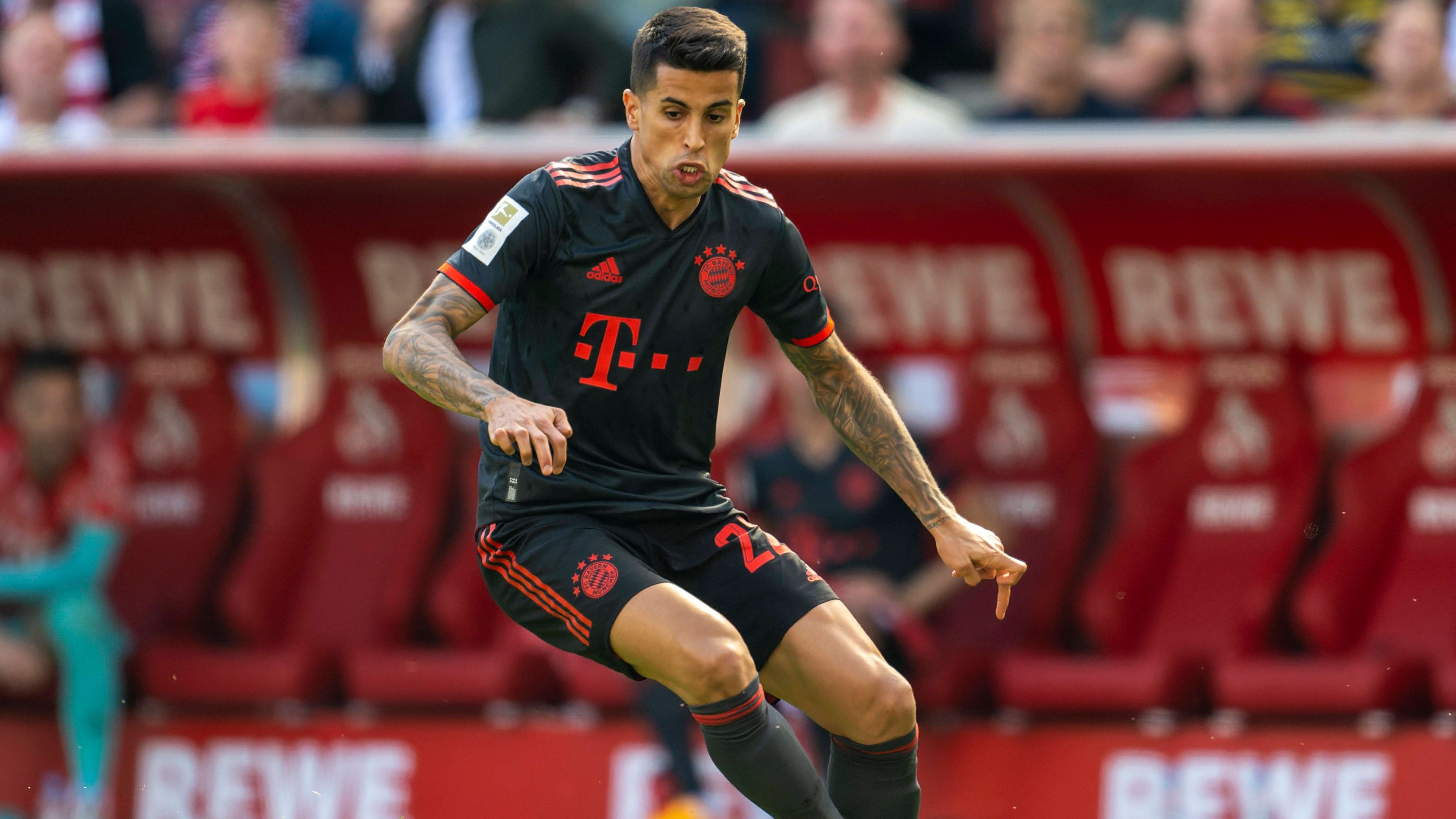 <strong>Joao Cancelo (2022/23)</strong><br>Vom Portugiesen erhoffte man sich viel. Per Leihe wechselte der Rechtsverteidiger von Manchester City an die Isar. 21 Einsätze bekam er unter Nagelsmann und Tuchel. Für eine Weiterbeschäftigung reichte es nicht. Cancelo hatte einige gute Auftritte, aber auch einige weniger gute. Einen Betrag im mittleren zweistelligen Millionenbereich wollte der FCB nicht zahlen.