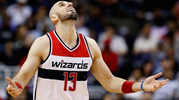 
                <strong>Polen: Marcin Gortat (Center, Washington Wizards)</strong><br>
                Der polnische Center schaffte über RheinEnergie Köln den Sprung in die NBA. Nach Jahren bei den Phoenix Suns landete er 2007 in Orlando und schaffte es 2009 als Backup und an der Seite von Dwight Howard als erster Pole in die NBA-Finals. Nach einer Rückkehr zu den Suns wechselte er 2013 in die Hauptstadt Washington zu den Wizards.
              