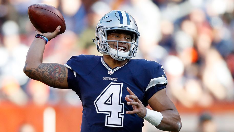 
                <strong>Dak Prescott</strong><br>
                Dak Prescott ist wahrscheinlich die Entdeckung der bisherigen NFL-Saison. Der Quarterback der Dallas Cowboys jagt Rekorde und lässt die Texaner vom Super Bowl träumen. Gegen die Pittsburgh Steelers gelang dem Rookie bereits der achte Sieg in Serie - was ein absoluter Top-Wert ist. ran.de zeigt euch die Rookie-Quarterbacks mit den längsten Siegesserien.
              