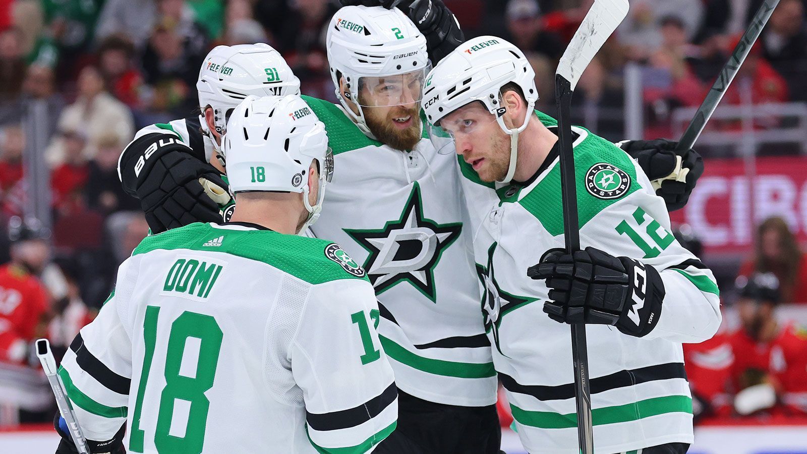 
                <strong>Dallas Stars</strong><br>
                Die Dallas Stars sind wieder in den Playoffs dabei. Den Platz in der Postseason sicherten sich die Texaner nach 77 Spielen. Vor einem Jahr mussten die Stars direkt in der ersten Runde gegen die Calgary Flames die Segel streichen. Diesmal soll die Reise noch weiter gehen.
              