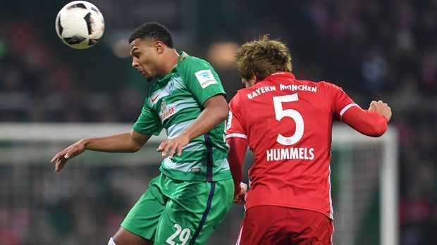 
                <strong>Wechsel zum FC Bayern</strong><br>
                Ob es einen Deal zwischen dem SV Werder und dem FC Bayern bezüglich Serge Gnabry gab und wie dieser aussah, ist nicht bekannt. Angeblich sicherte sich der Rekordmeister ein Vorverkaufsrecht am gebürtigen Stuttgarter. Wie verschiedene Medien, zuletzt die "Sportbild", berichteten, ist es wahrscheinlicher, dass der 21-Jährige über die Zwischenstation Hoffenheim nach München wechselt. Vollzieht der deutsche Meister in den kommenden Jahren tatsächlich einen Umbruch, könnte Gnabry aber schon bald eine Rolle spielen. 
              