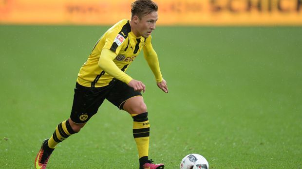 
                <strong>Abwehr: Felix Passlack (Borussia Dortmund)</strong><br>
                In unserer 3-5-2-Formation ist Passlack als Außenverteidiger vielleicht etwas mutig aufgestellt. Dennoch läuft der BVB-Youngster Konkurrenten Lukasz Piszczek immer mehr den Rang ab. So durfte der Kapitän der deutschen U19-Nationalmannschaft beim Saisonstart gegen den 1. FSV Mainz 05 (2:1) von Beginn an ran.
              