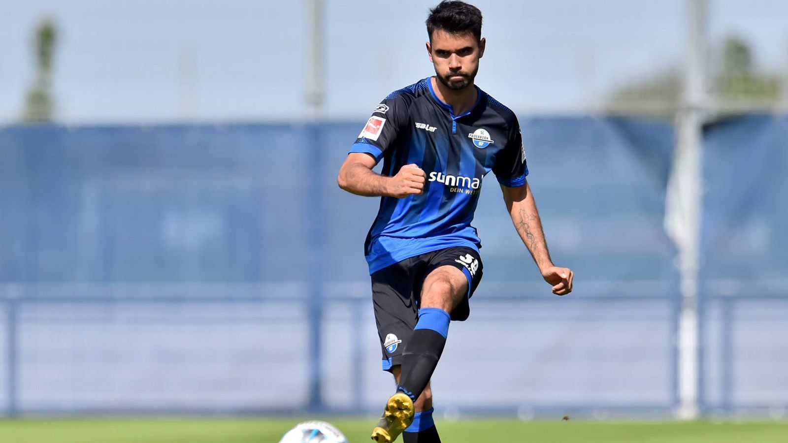 
                <strong>SC Paderborn</strong><br>
                Geliehene Spieler: Mohamed Dräger (SC Freiburg), Laurent Jans (FC Metz), Gerrit Holtmann (FSV Mainz 05, Foto)Verliehene Spieler: Felix Drinkuth (Hallescher FC), Ron Schallenberg (SC Verl), Sergio Gucciardo (Lippstadt 08)
              