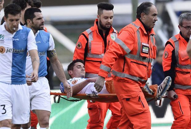 
                <strong>Federico Mattiellos Beinbruch</strong><br>
                Denn der Mannschaftsarzt von Juventus Turin fliegt sofort nach Rom, um Mattiello zu behandeln. 
              