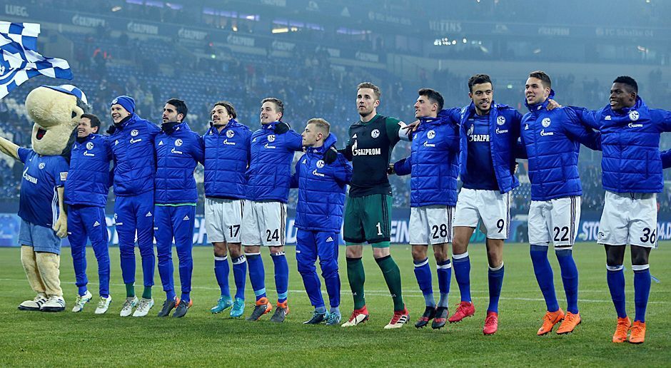 
                <strong>7. FC Schalke 04 - 2427 Punkte</strong><br>
                Auch wenn die letzte Meisterschaft schon ein wenig her ist, sammeln die "Knappen" seit Ligastart regelmäßig Punkte in der ersten Liga. Der FC Schalke 04 freut sich aktuell über 2427 Zähler. Und den siebten Platz.
              