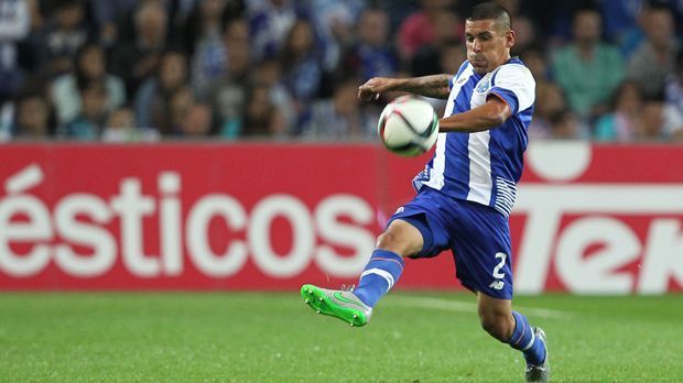 
                <strong>Abwehr: Maximiliano Pereira - Aggressivität 92.</strong><br>
                Abwehr: Maximiliano Pereira - Aggressivität 92. Der Uruguayer vom FC Porto kommt als rechter Außenverteidiger zum Einsatz. Mit einer 92er-Stärke in der Kategorie "Aggressivität" kommt man an dem 31-Jährigen nur schwer vorbei. Gesamt-Stärke: 80.
              