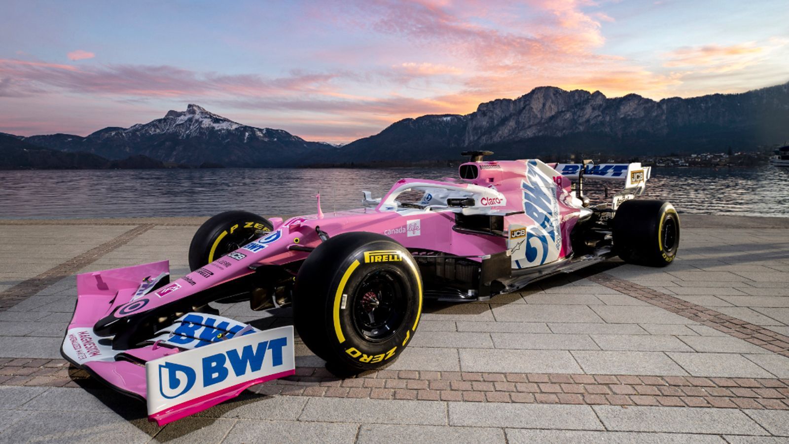 
                <strong>BWT Racing Point RP20</strong><br>
                Mit seinem rosa Boliden war BWT Racing Point schon in den vergangenen Jahren ein Farbtupfer der Formel 1. Und der neue RP20 ist nun sogar so rosa wie nie: Auch die zuletzt blauen Elemente am Heck des Fahrzeuges sind nun komplett rosa. Einzig das Logo des Namenssponsors ist noch blau.
              
