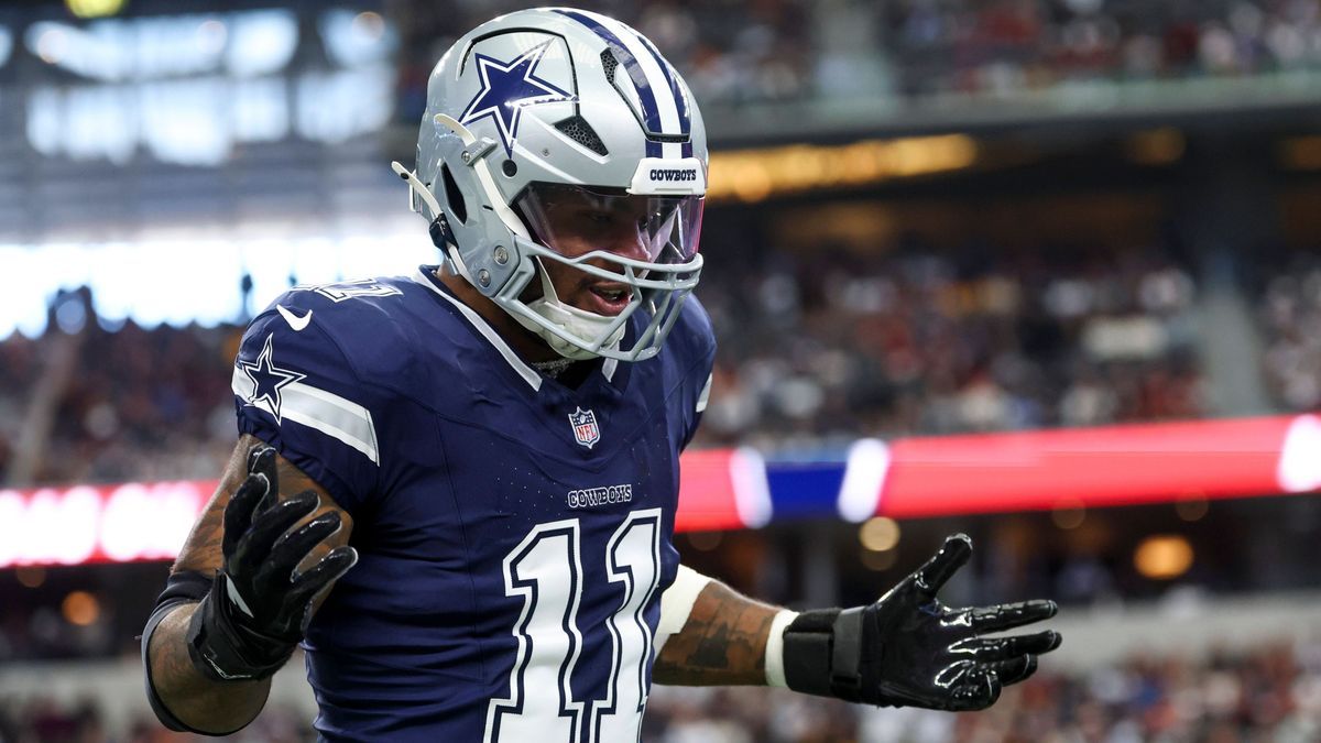 NFL, American Football Herren, USA Washington Commanders at Dallas Cowboys Jan 5, 2025; Arlington, Texas, USA; Dallas Cowboys linebacker Micah Parsons (11) celebrates after a sack during the first ...