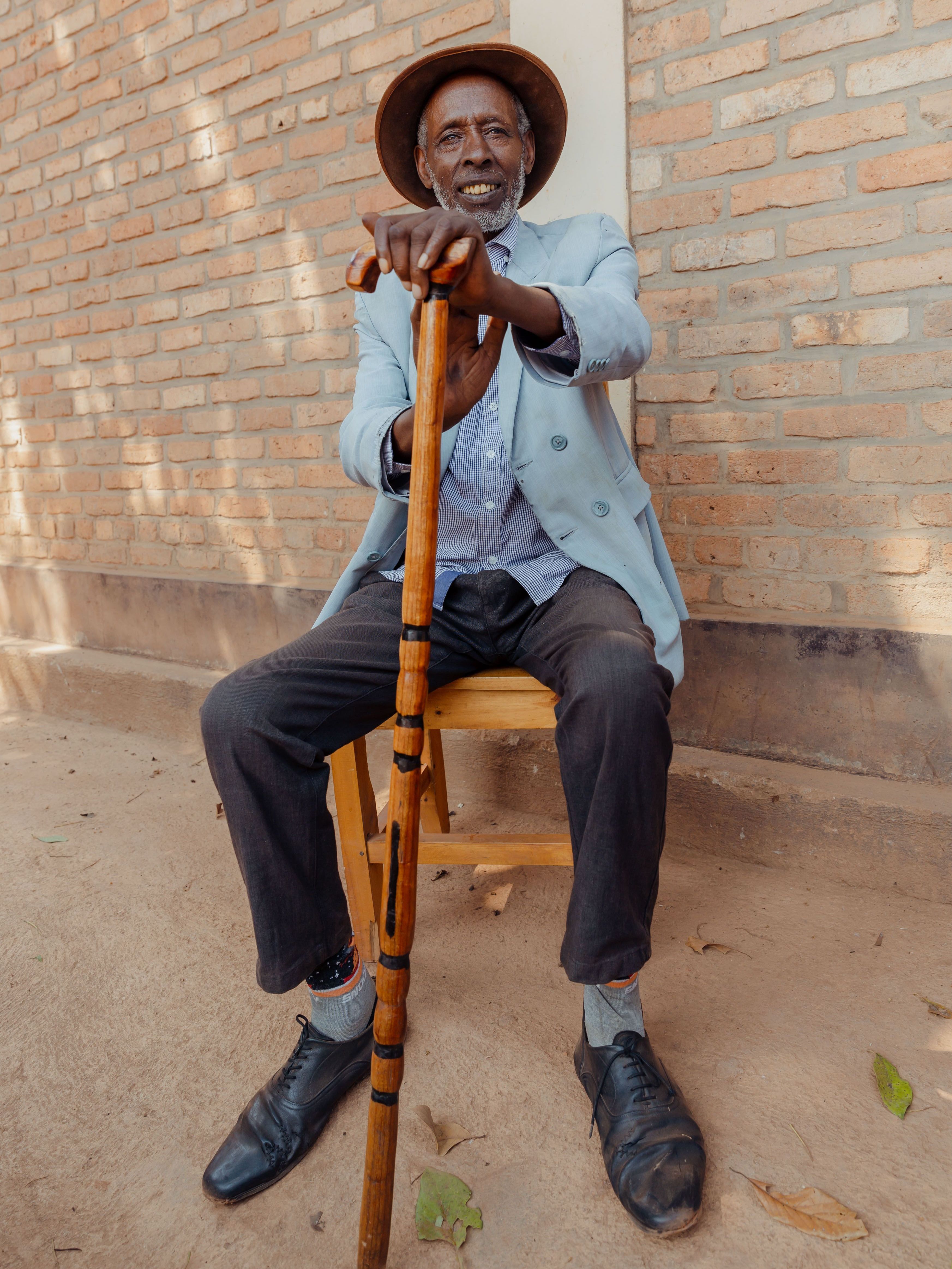 Vor Ort lernt sie den 78-jährigen Nengeri Mpumuruo kennen.