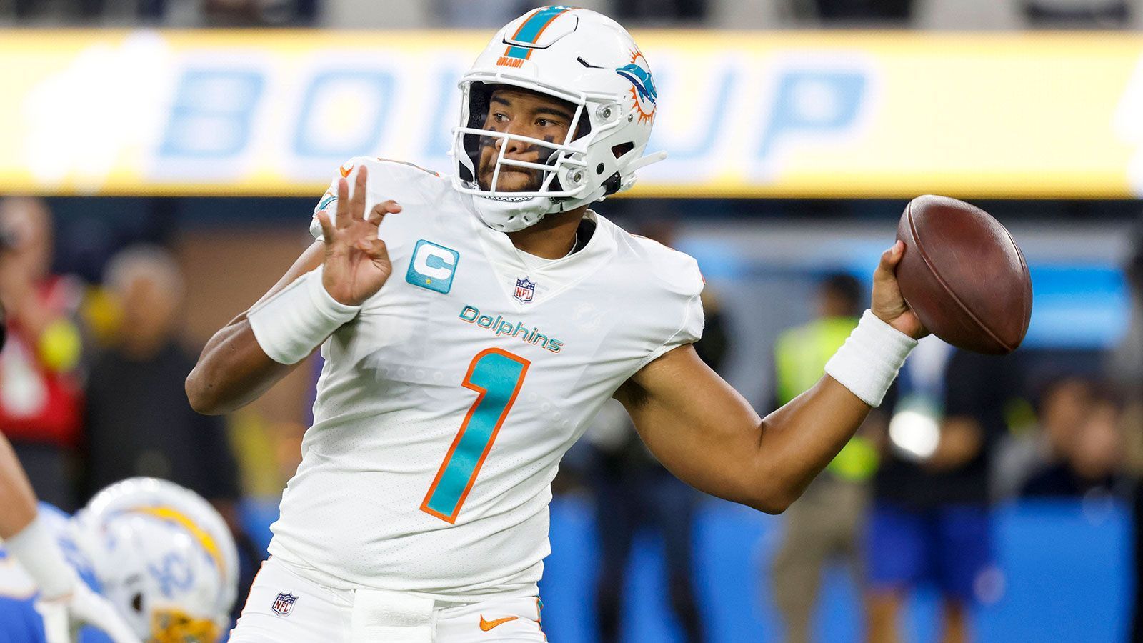 
                <strong>11. Miami Dolphins – Tua Tagovailoa</strong><br>
                &#x2022; Gedraftet: 2020<br>&#x2022; Im Team seit: 2020<br>&#x2022; Starter seit: Woche 8, Saison 2020<br>
              