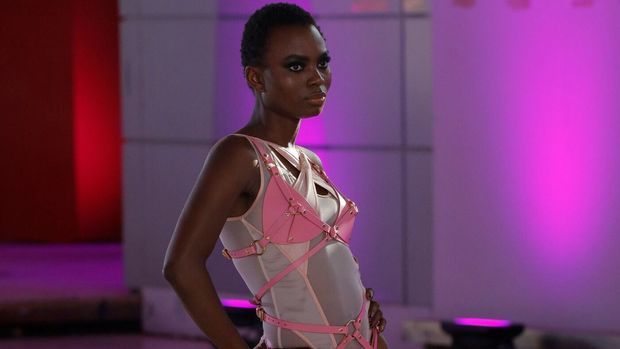 GNTM 2022 Umstyling: Noëlla nach ihrem Umstyling – "Oh mein Gott"
