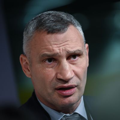 Vitali Klitschko, Bürgermeister von Kiew spricht mit Journalisten bei der Ukraine-Wiederaufbaukonferenz. (Archivbild) 