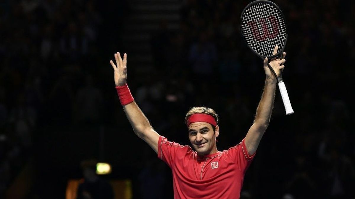 Roger Federer schlägt den Italiener Matteo Berrettini