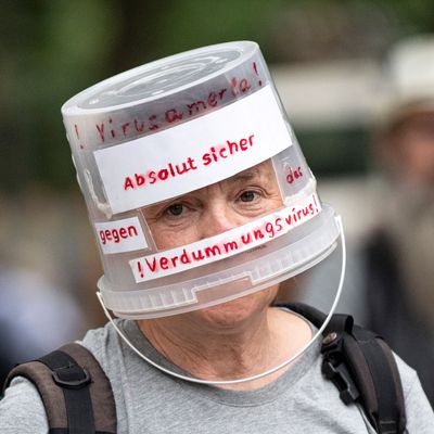 Querdenker pochen auch heute noch darauf, mit ihren Vorhersagen richtig gelegen zu sein.