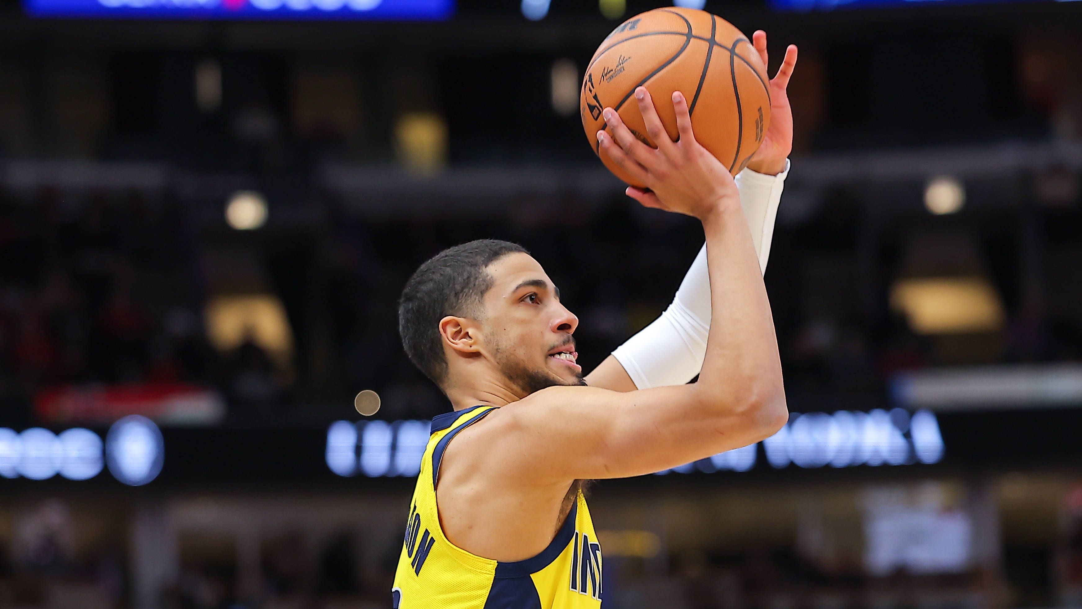 <strong>Tyrese Haliburton (Indiana Pacers) - Dreier-Contest</strong><br>Trotz seiner ungewöhnlichen Wurf-Form trifft Tyrese Haliburton ca. 40% seiner Dreier. Beim Dreier-Contest könnte seine Form jedoch zum Verhängnis werden. Da seine Abwurfbewegung vergleichsweise langsam ist, könnte es für ihn schwierig werden alle Würfe in der Zeit loszuwerden.