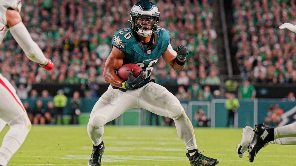 PHILADELPHIA, PA - SEPTEMBER 16: Philadelphia Eagles running back Saquon Barkley (26) rushes for a first down during the game between the Philadelphia Eagles and the Atlanta Falcons on September 15...