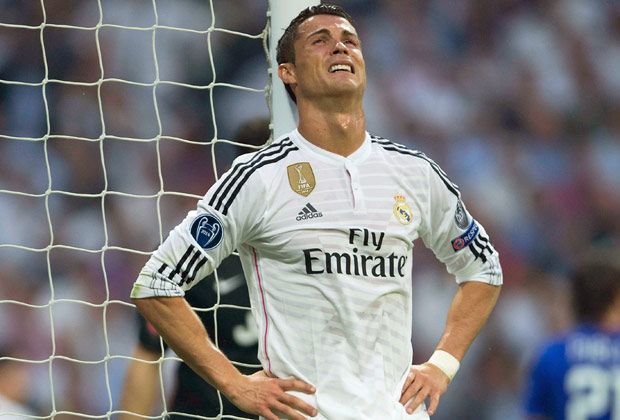 
                <strong>Real Madrid - Juventus Turin</strong><br>
                Der Gesichtsausdruck des weitgehend unsichtbaren Real-Superstars Cristiano Ronaldo spricht Bände. Aller Voraussicht nach wird Real Madrid durch das Halbfinal-Aus die Saison ohne Titel beenden - eine Riesenkatastrophe für den erfolgsverwöhnten Klub um den Weltfußballer.
              
