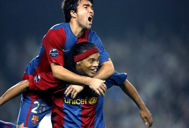
                <strong>Sturm: Ronaldinho</strong><br>
                Das größte Lob erhält Ronaldinho: "Er ist der Beste, mit dem ich je gespielt habe. Er hat Dinge getan, von denen man nicht glaubt, dass sie mit dem Fußball möglich sind." Der Stürmer gewann die Champions League im Gegensatz zu Deco allerdings nur einmal. 
              
