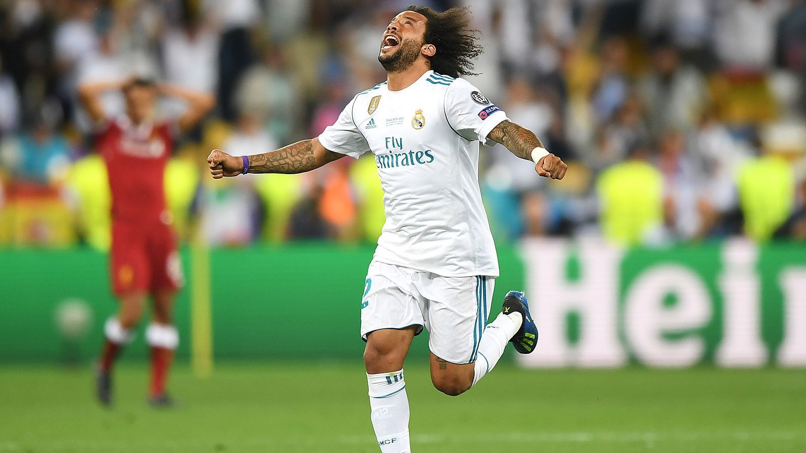 
                <strong>Marcelo</strong><br>
                Auch Marcelo muss sich wenig Sorgen um seinen Platz in der Mannschaft machen. Spielerisch profitierte er jedoch enorm von den Freiheiten, die ihm Zidane in der Offensive gewährte. Demzufolge leidet Marcelos fußballerisches Niveau unter dem Trainerwechsel eventuell mehr als sein Status in Madrid.
              