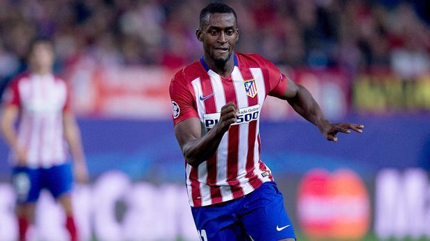 
                <strong>Jackson Martinez</strong><br>
                Jackson Martinez (3 Tore): Das kürzeste Intermezzo bei Atletico hat Jackson Martinez zu verbuchen. Im Sommer 2015 wird er als Ersatz für Mario Mandzukic verpflichtet. 22 Spiele und drei Tore später ist er dann im Januar auch schon wieder weg. 42 Millionen Euro blättert Guangzhou Evergrande für ihn hin. Atleticos Verantwortliche dürfen sich indes über ein kleines Transferplus von fünf Millionen Euro freuen.
              