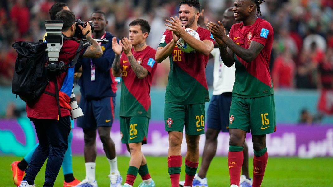 Portugal kann einen WM-Zwischenerfolg nach einem überragenden Sieg über die Schweiz feiern.
