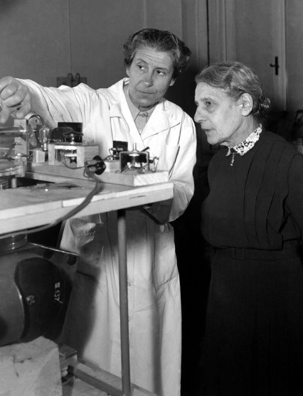 Gemeinsam mit Chemiker Otto Hahn lieferte die Wissenschaftlerin Lise Meitner die Erklärung für die Kernspaltung und legte damit den Grundstein für spätere Atombomben.