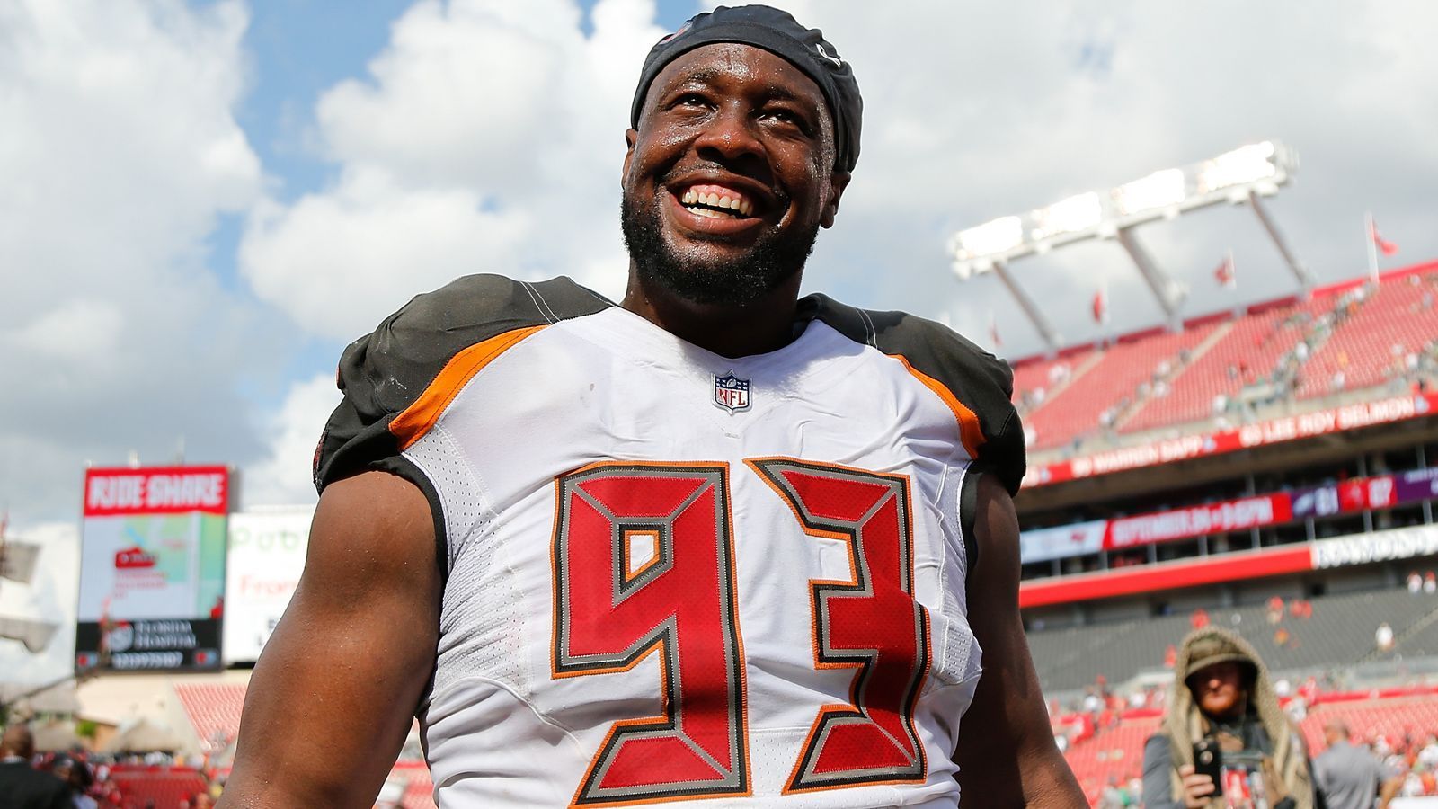 
                <strong>Tampa Bay Buccaneers: Gerald McCoy</strong><br>
                Position: Defensive Tackle
              