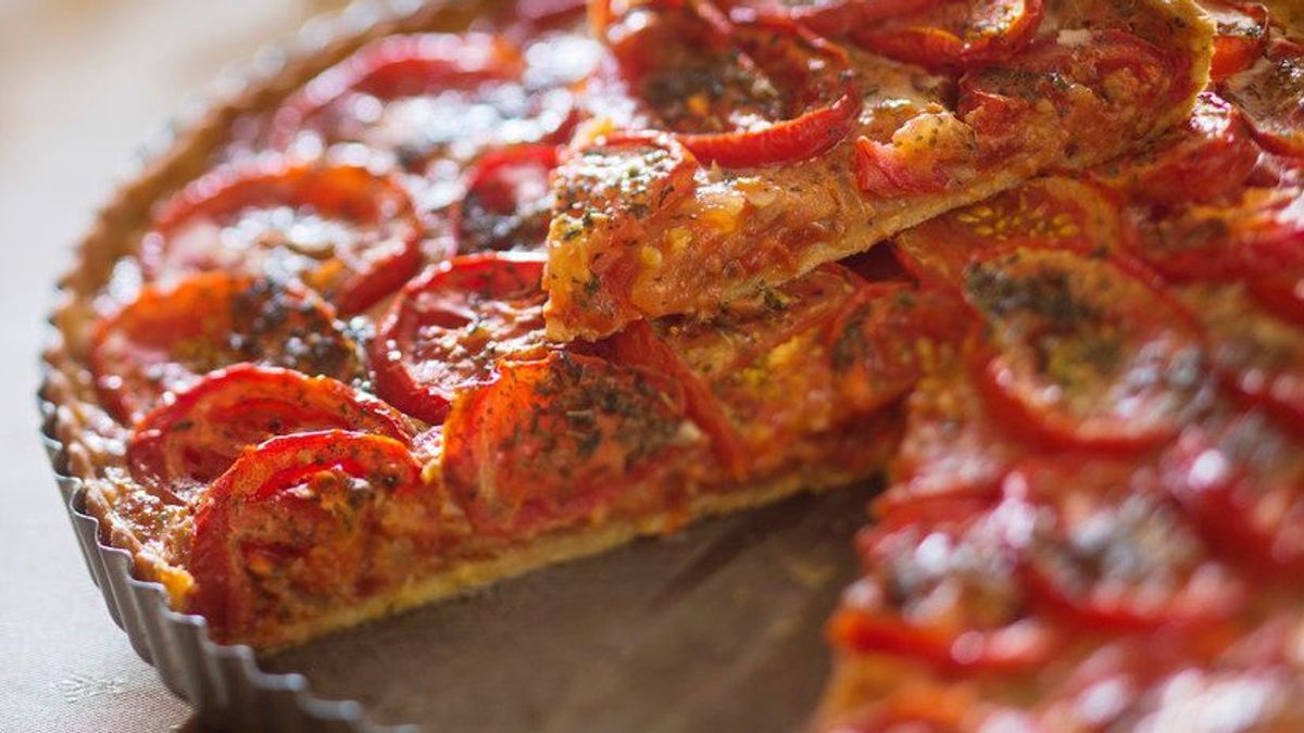 Enie backt: Rezept-Bild Tomaten-Tarte mit Zwiebelconfit	