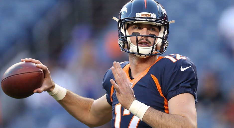 
                <strong>Paxton Lynch (Denver Broncos)</strong><br>
                Das Kopf-an-Kopf-Rennen um den Quarterback-Job gegen Trevor Siemian hatte Paxton Lynch ohnehin schon verloren. In den ersten Saison-Wochen wird der Firstround-Pick des Draft 2016 aber laut James Palmer nicht einmal an der Seitenlinie stehen. Denn nach Informationen des NFL-Reporters fällt Lynch wegen einer verstauchten Schulter für mehrere Wochen aus.
              