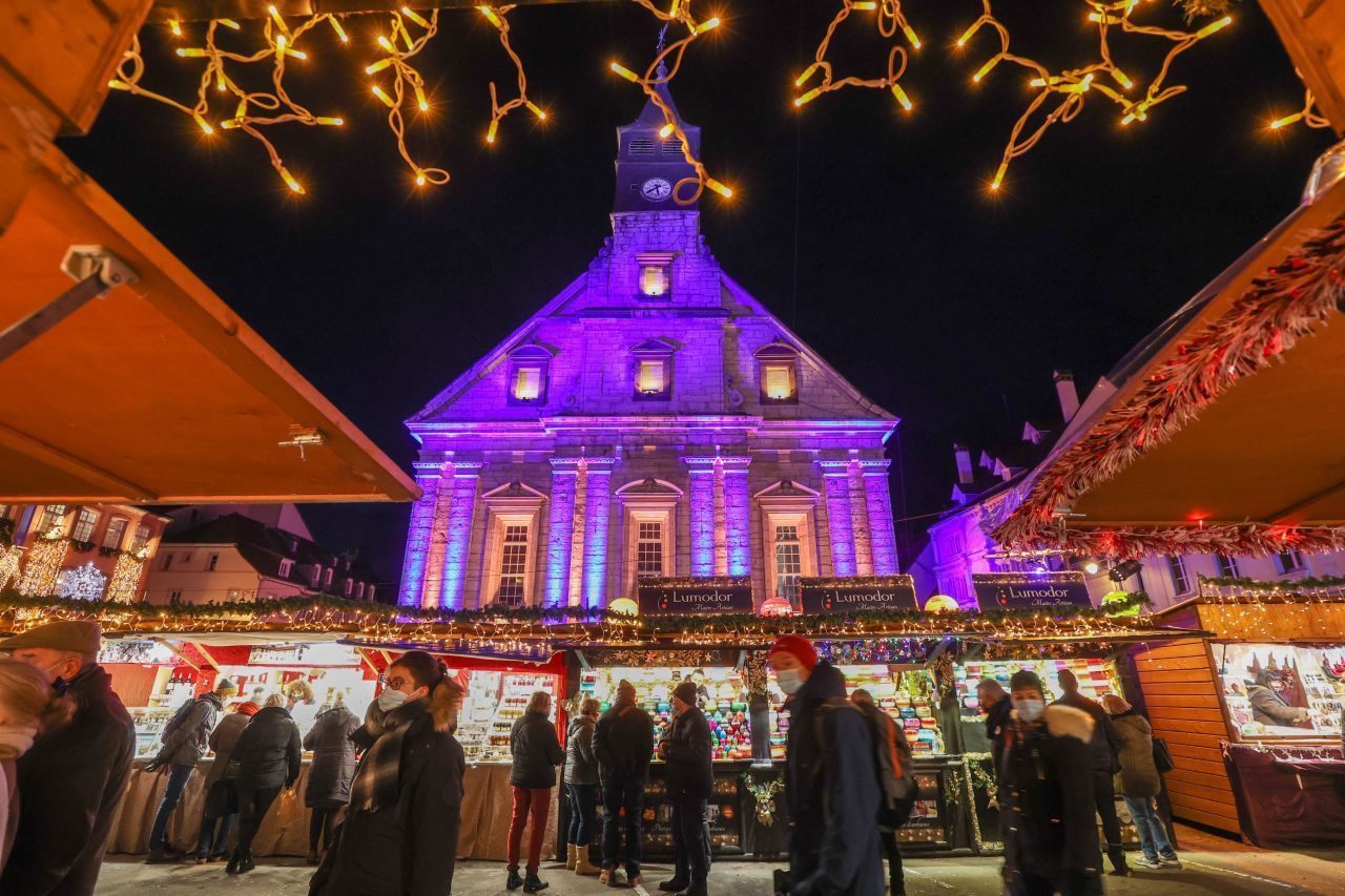 Platz 5: Der Weihnachtsmarkt im französischen Montbéliard ist bekannt für seine aufwendigen und detailreichen Licht-Installationen.