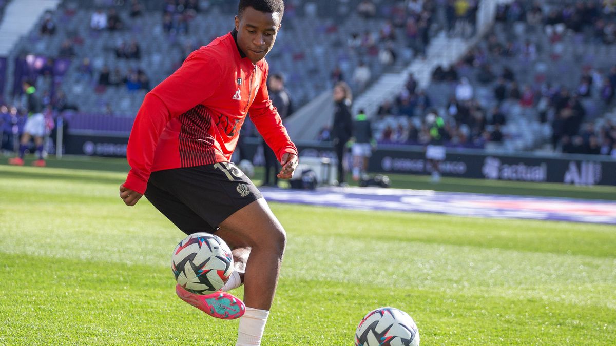 FOOTBALL : Toulouse FC VS OGC Nice - Ligue 1 McDonald s - 02 02 2025 TOULOUSE, FRANCE - FEBRUARY 02 - FOOTBALL : Youssoufa MOUKOKO during the 20th Day of the Ligue 1 McDonald s : Toulouse FC VS OGC...