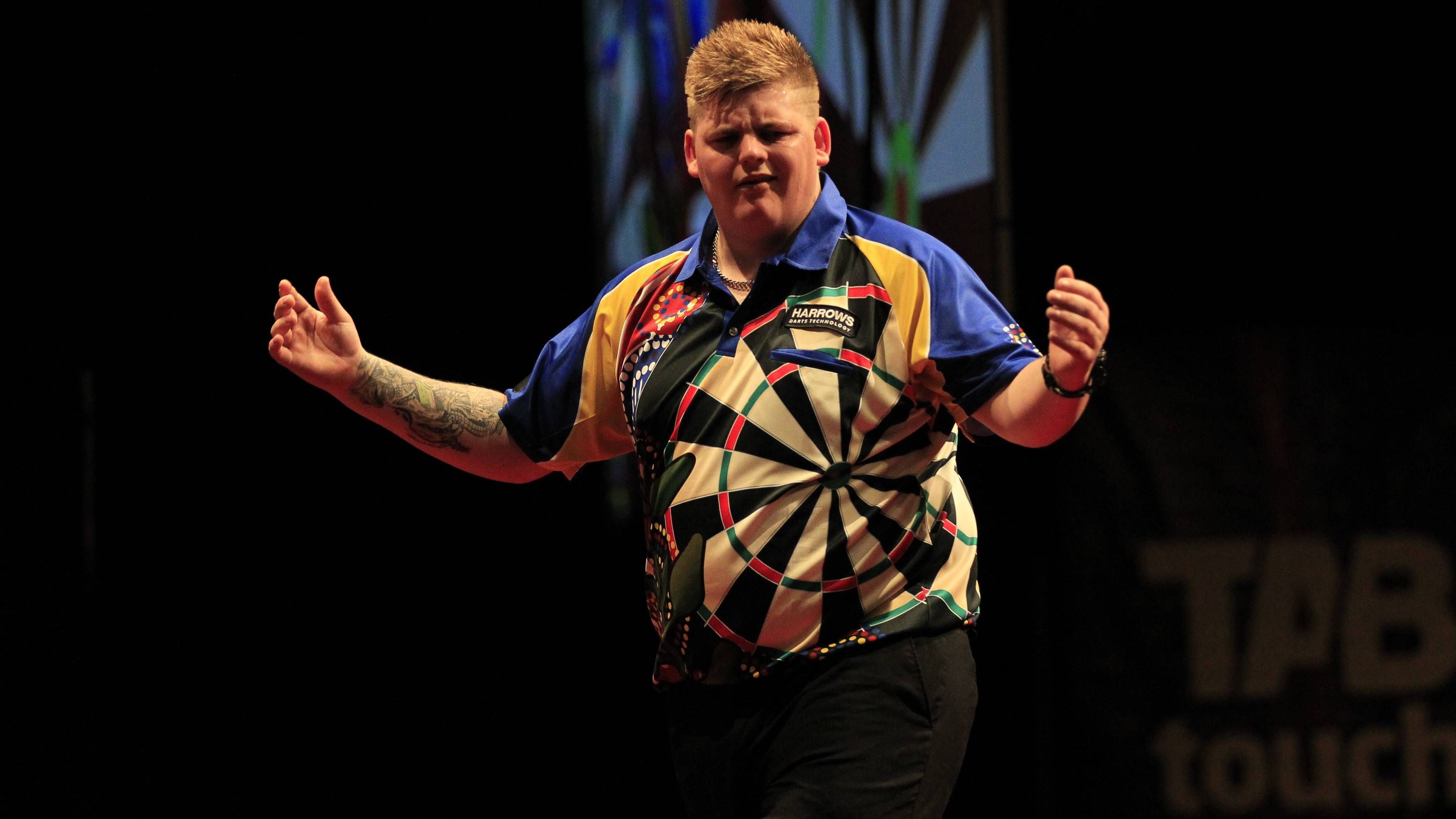 <strong>Corey Cadby</strong><br>Es war das Jahr 2016, als ein 21-Jähriger bei einem Turnier in Australien die Legende Phil Taylor mit 6:2 schlug. Der Australier Corey Cadby wurde im selben Jahr Jugendweltmeister. Bei der anschließenden WM verlor er trotz eines Averages von über 100 gegen Joe Cullen. Später plagten ihn&nbsp; psychische Probleme, sodass er 2020 die Tour Card abgab, die er 2023 aber immerhin zurückerlangte.