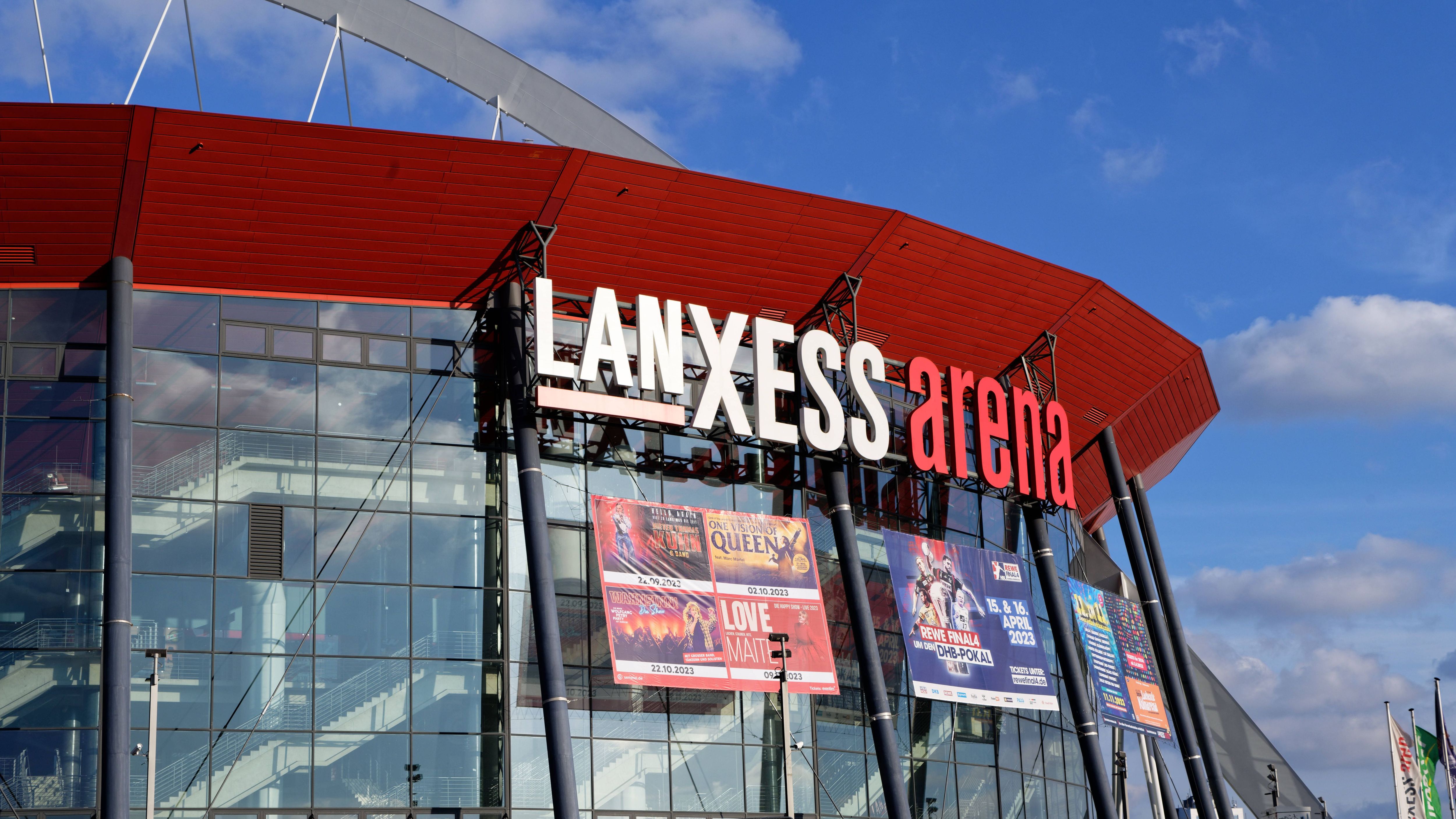 <strong>Lanxess Arena (Köln)<br></strong>Handball in der Lanxess Arena hat eine große Tradition, seit über zehn Jahren wird in Köln das Final Four der EHF Champions League ausgespielt. Spiele auf Topniveau erwartet die Domstadt auch bei der EM 2024.